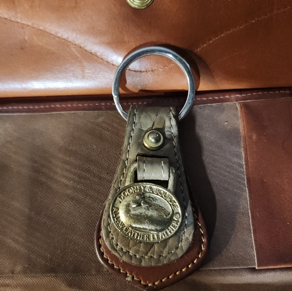 Dooney and Bourke, Tan 3-Piece Purse, Wallet and Key Chain - Picture 3 of 4